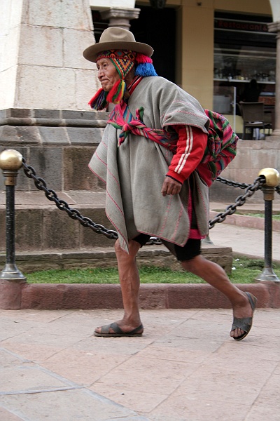 Rafal i Beatka-65.jpg - Starszy mieszkaniec Cuzco. (Zdjęcie: Beatka i Rafał)